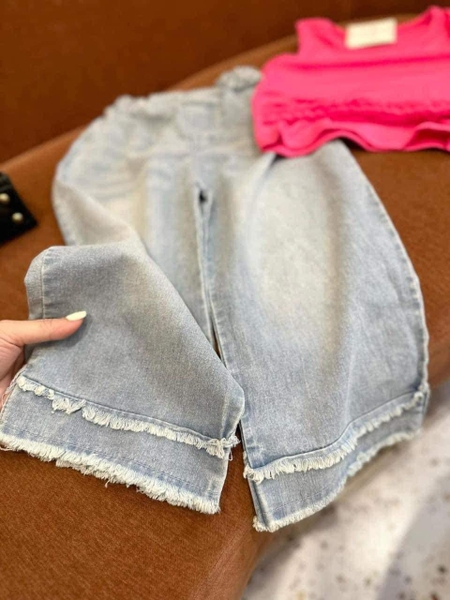 Set áo cotton tăm ba lỗ màu hồng và quần jean ống loe