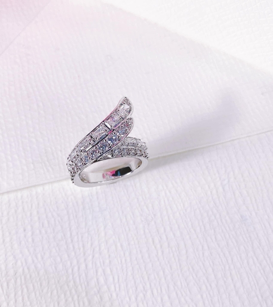 Nhẫn Swarovski đính đá size 55