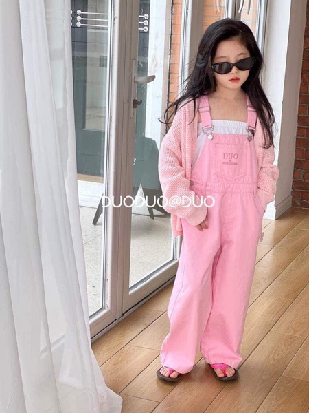 Yếm jean hồng bé gái style Hàn
