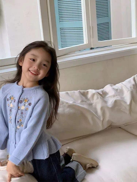 Áo khoác cardigan len xanh thêu hoa viền bèo vintage
