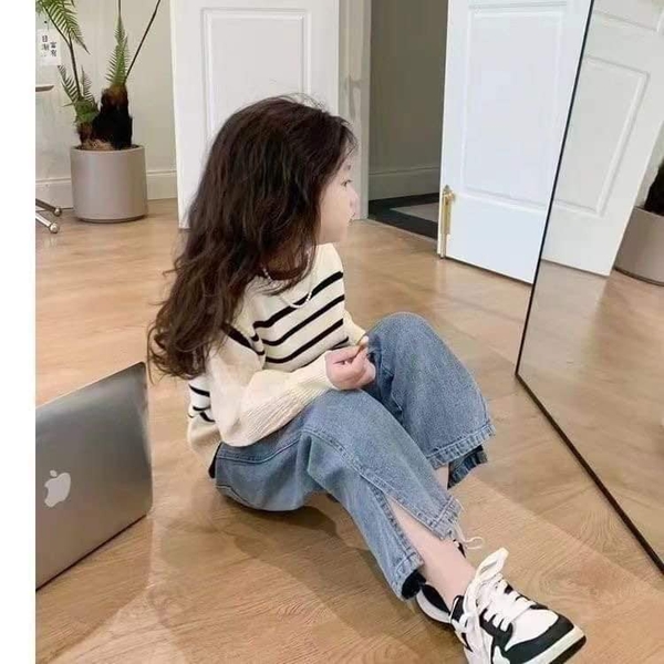 Áo sơ mi phối len kẻ ngang màu be style Hàn bé gái