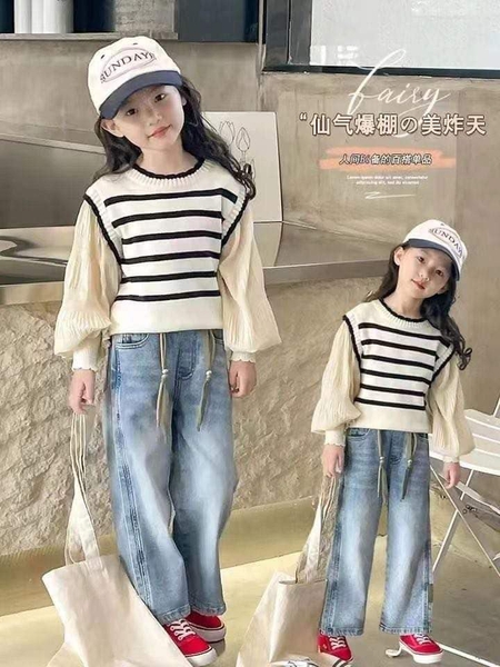 Áo sơ mi phối len kẻ ngang màu be style Hàn bé gái