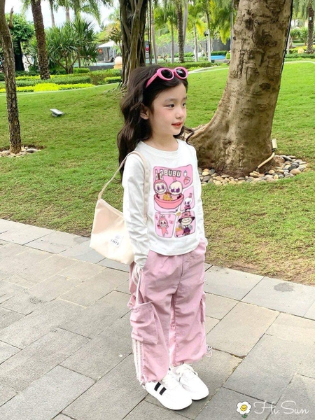 Bộ áo cotton dài tay Hi.Sun in hình Labubu quần thể thao sọc trắng túi hộp hồng