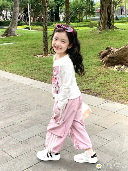 Bộ áo cotton dài tay Hi.Sun in hình Labubu quần thể thao sọc trắng túi hộp hồng