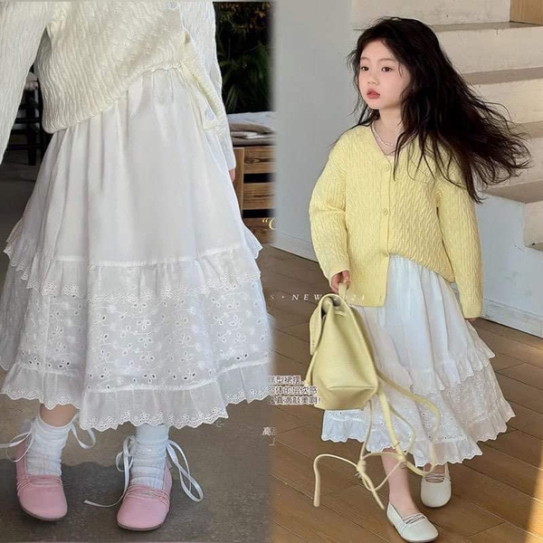 Chân váy thô ren màu trắng bé gái