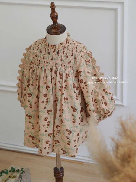Váy babydoll smocked ngực dài tay hoa nhí màu be