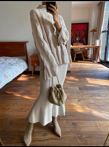 Áo len vặn thừng Zara nâu be cổ 5 phân