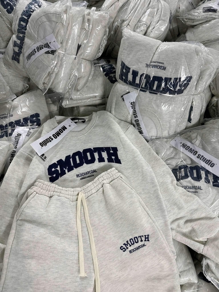 Bộ nỉ dài tay Smooth màu ghi sáng cho nữ