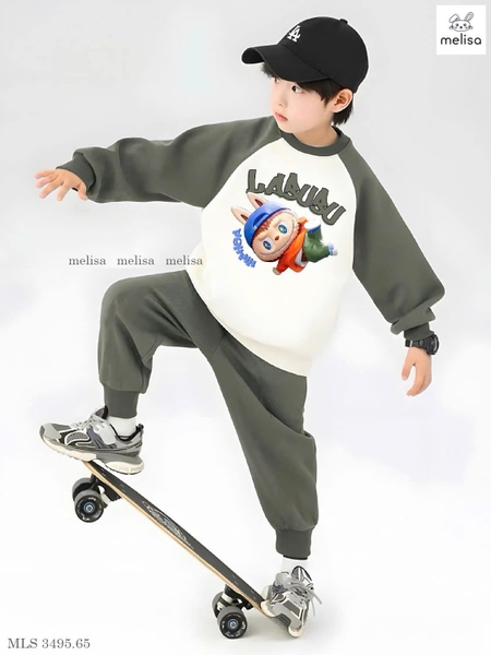 Bộ nỉ da cá unisex mẫu Labubu phối be-xanh rêu hãng Melisa