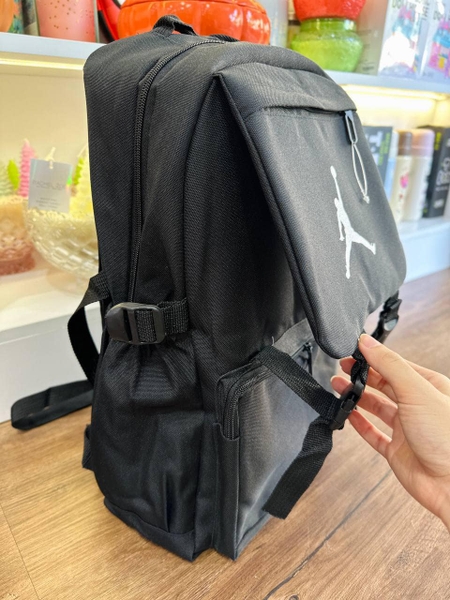 Balo đen Jordan bé trai vải dù size 40x25x12cm