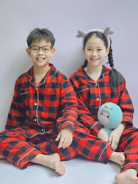 Bộ pyjamas caro đỏ đen xuất Hàn Beemon Classic bé trai, bé gái
