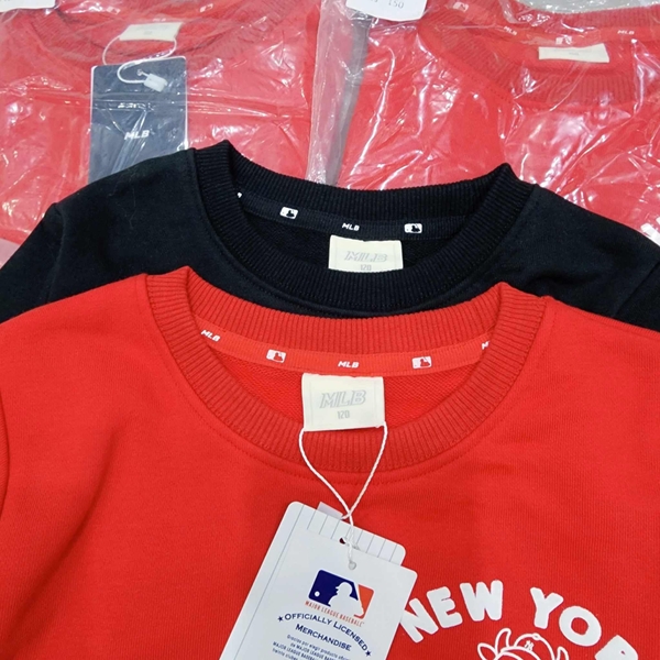 Áo nỉ da cá MLB in hình bò sữa 2 màu đỏ, đen