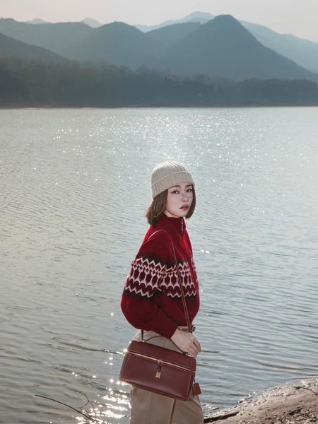 Áo cardigan Loro len thổ cẩm màu đỏ cho nữ