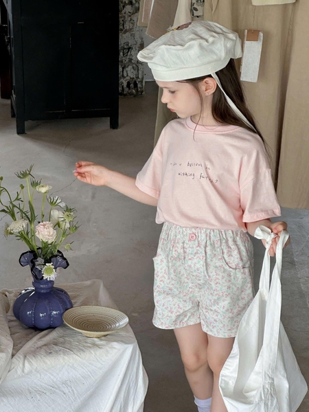 Quần sooc 2 màu hoa nhí, trái tim nền trắng Lanmomo
