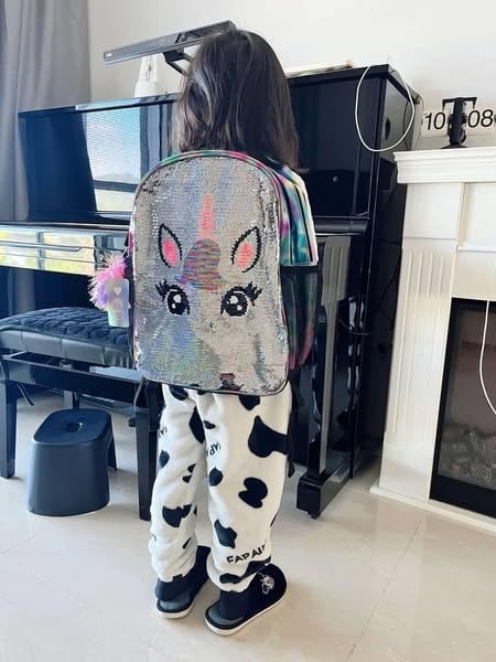 Balo kim sa lật Unicorn lấp lánh The Children's Place màu đen