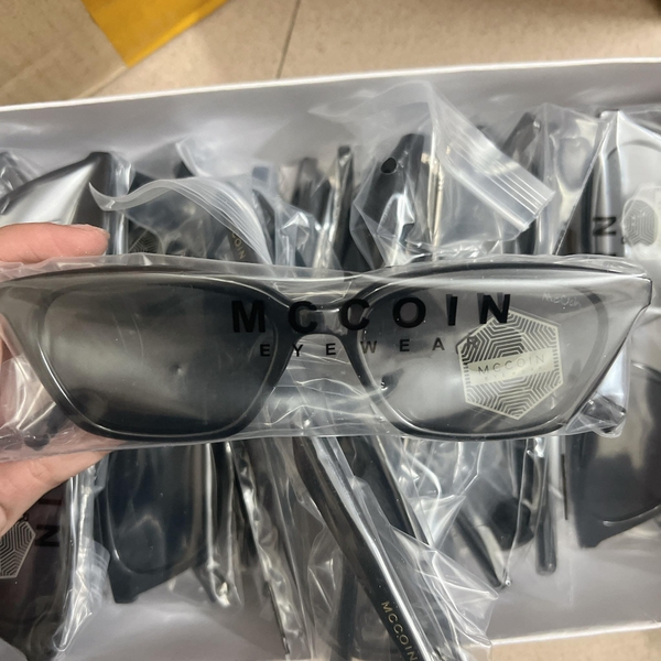 Kính râm Hàn Mccoin mắt mèo màu ĐEN
