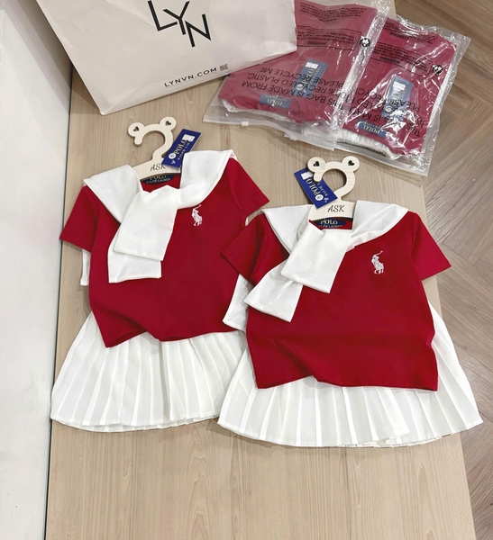 Set 3 món áo phông đỏ, khăn thêu mix chân váy xếp ly trắng cho bé