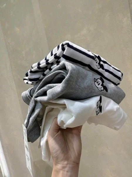 Set 3 áo phông cộc tay Mickey trắng, ghi, kẻ ngang size mẹ và bé