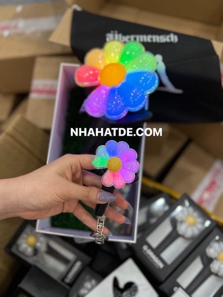 Móc khoá Mini Light Keyring Hoa Cúc G-Dragon