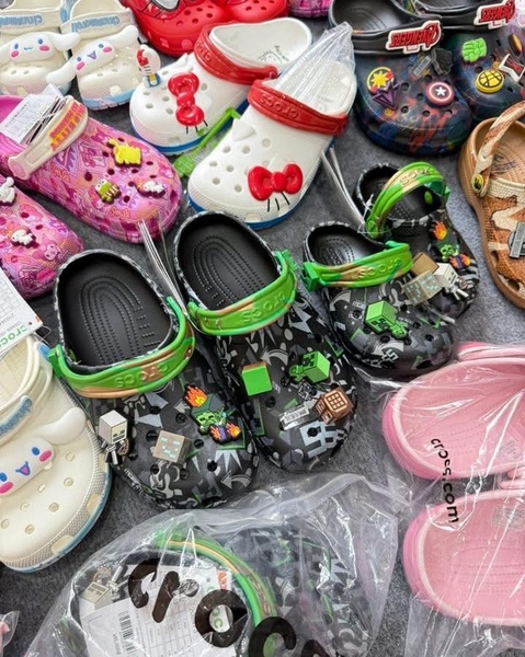 Dép sục Crocs Mine Craft charm 3D màu đen