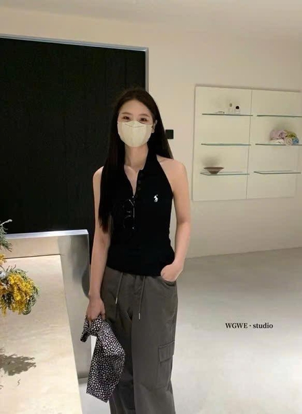 Áo len cổ yếm WG.WE