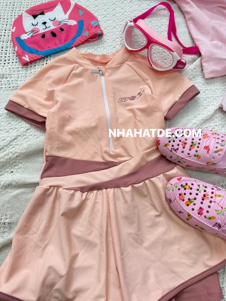 Bộ bơi liền cộc tay GT Yuke cam pha hồng quần sooc cho bé gái