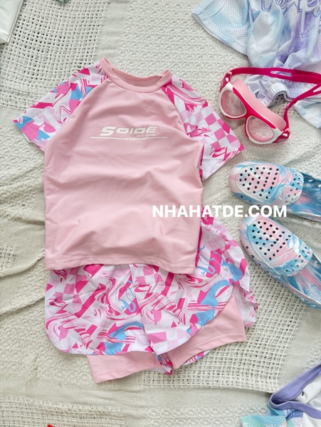Bộ bơi SOIOE áo cộc raglan mix quần sooc 2 lớp hoa văn hồng bé gái