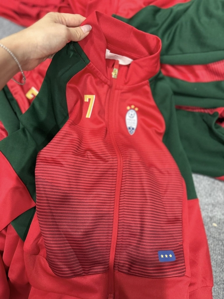 Áo khoác bóng đá Soccer Jacket H&M Portugal đỏ phối xanh lá