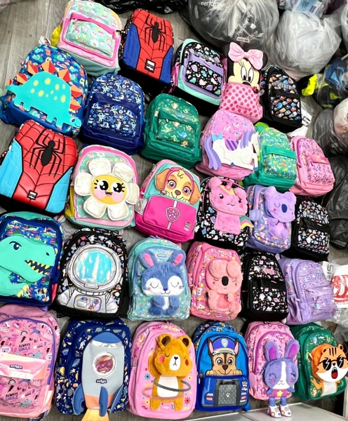 Balo Smiggle nhỡ size 36x28cm nhiều mẫu cho bé