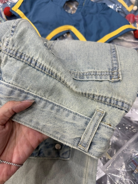 Quần jeans ống suông Kumikumi màu nhạt