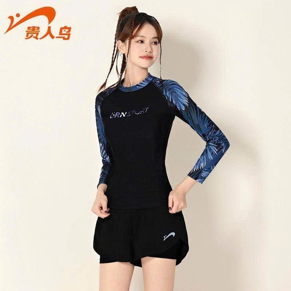 Bộ bơi Yuke nữ áo dài tay raglan phối họa tiết lá quần sooc GRN SPORT 2 màu đen, navy