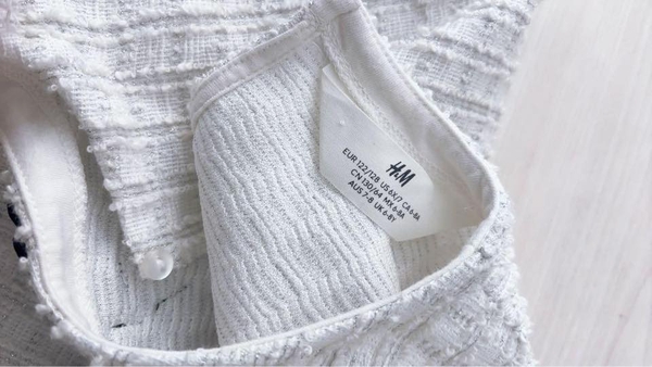 Váy tweed H&M mỏng sát nách trắng kem có nơ đen