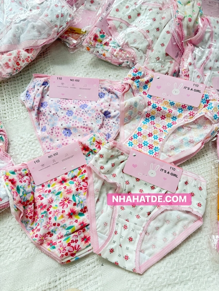 Set 12 quần chip cotton tam giác cho bé gái họa tiết hoa nhí, trái tim hồng...