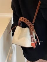 Túi giỏ quai tết đeo chéo kèm charm ngựa 15*16*13cm