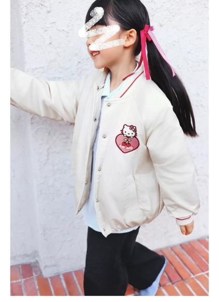 Áo bomber Zara trần bông Hello Kitty màu kem