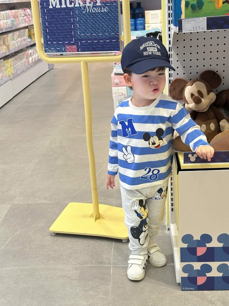 Set 2 bộ dài tay cotton GAP MICKEY tone xanh ghi cho bé trai