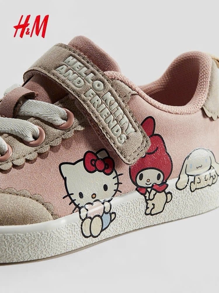 Giày H&M Sanrio Hello Kitty màu hồng buộc dây kèm quai dán