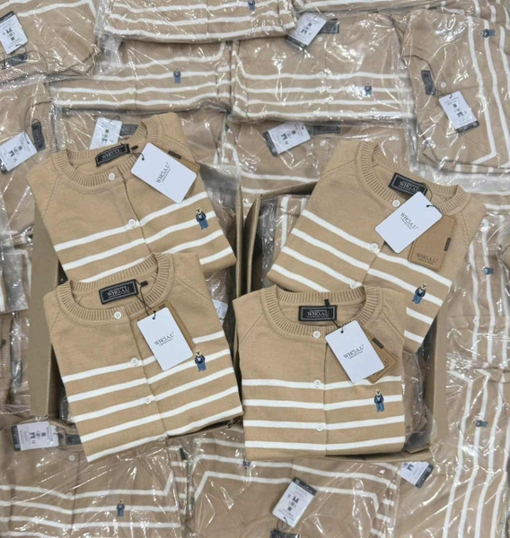Áo len cardigan Who.Au màu be nâu kẻ ngang dài tay cổ tròn