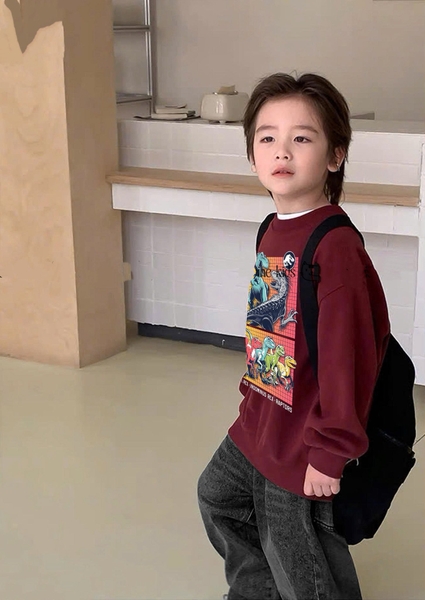 Bộ nỉ Elaine Jurrassic World khủng long áo nỉ đỏ quần jean