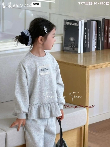 Bộ nỉ Hello Tian dài tay màu ghi mix viền caro