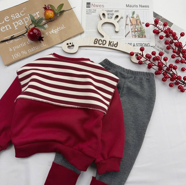 Bộ nỉ lót bông đỏ quần legging xám kèm khăn