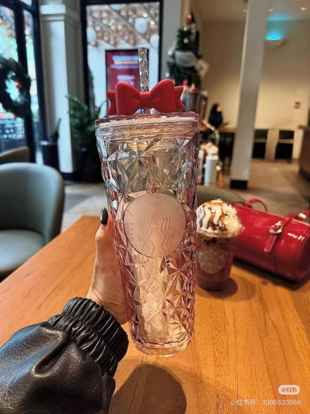 Cốc Starbucks trắng nơ đỏ 710ml