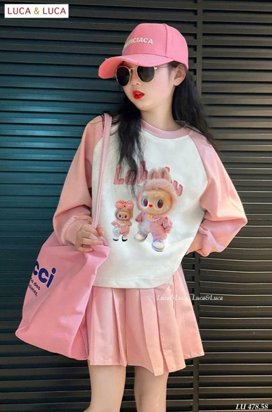 Bộ áo nỉ raglan dài tay Labubu mix chân váy xếp ly hồng hãng Luca&Luca