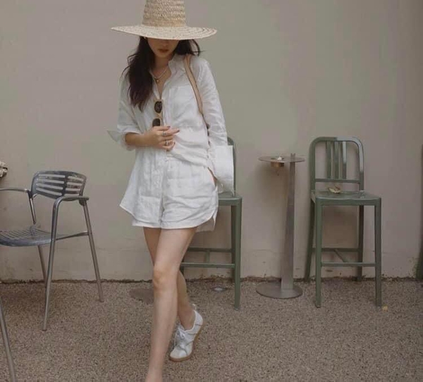 Bộ đũi áo sơ mi quần sooc màu trắng cho nữ