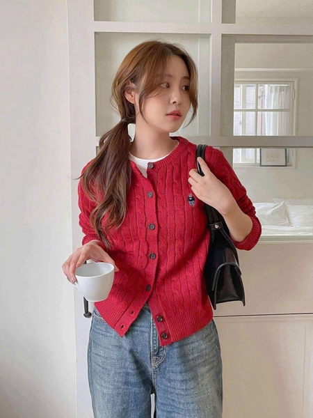 Áo len cardigan Who.a.u đỏ cài cúc cổ tròn