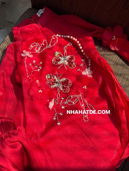 Áo dài BÉ thêu Hồ Điệp đỏ đính cườm chất tơ ánh