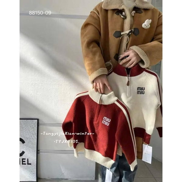 Áo khoác len cardigan Miu Miu cao cổ 2 màu kem, đỏ