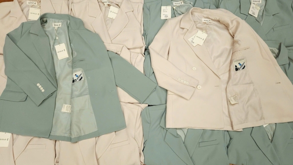 Áo vest blazer 2 màu xanh và trắng ICICLE