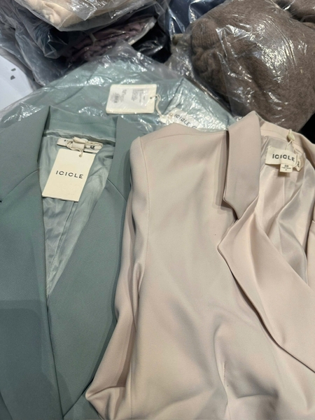 Áo vest blazer 2 màu xanh và trắng ICICLE