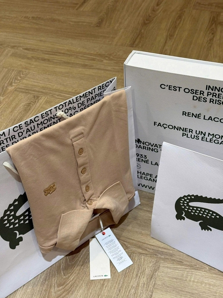 Áo cộc tay polo màu be Lacoste slim fit cho nữ